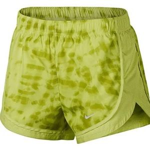 Nike Womens surf to sport tempo 3” running shorts